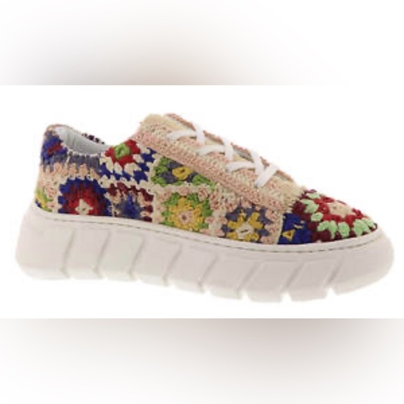 Free People Catch Me If You Can Crochet Platform Sneaker Multicolor EU 40 NWOT - Picture 1 of 11